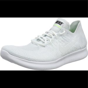 Silver/grey women’s Nike free run flyknit